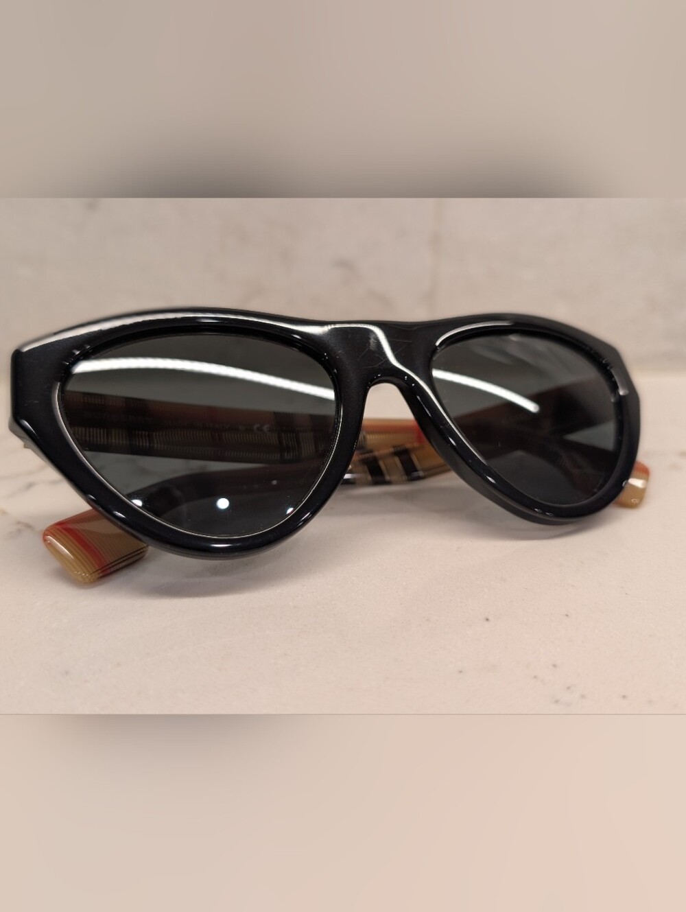 Burberry Sunglasses - GUC - Black Front Nova Check Arms - Picture 11 of 15